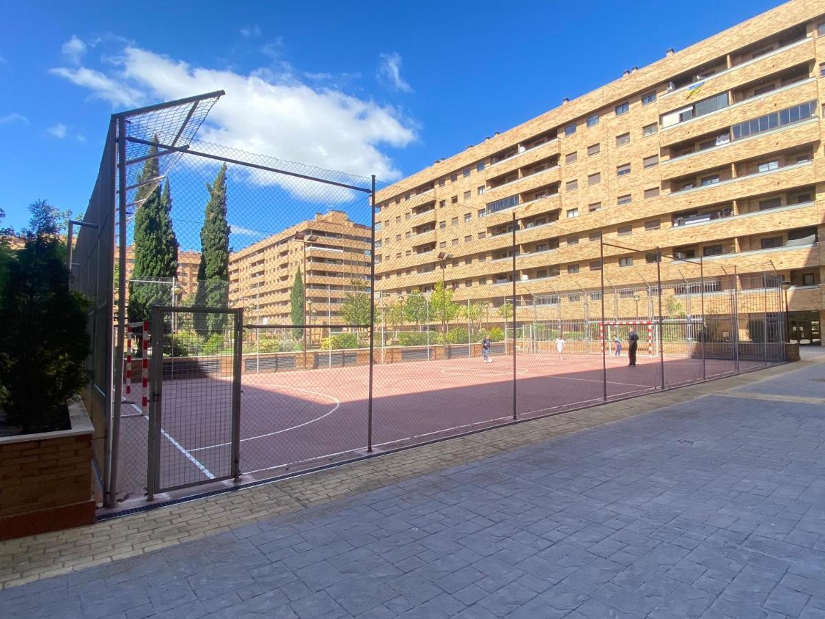 Appartamento Aires De Toledo-Parque Warner Y Madrid En Familia Esterno foto
