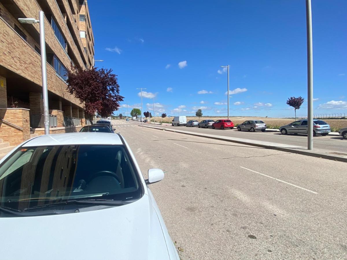 Appartamento Aires De Toledo-Parque Warner Y Madrid En Familia Esterno foto