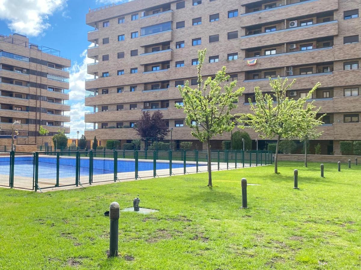 Appartamento Aires De Toledo-Parque Warner Y Madrid En Familia Esterno foto