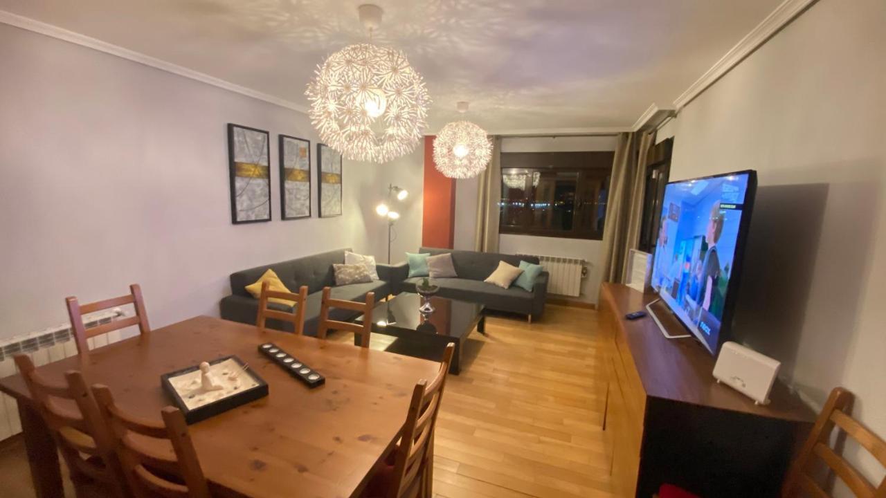 Appartamento Aires De Toledo-Parque Warner Y Madrid En Familia Esterno foto