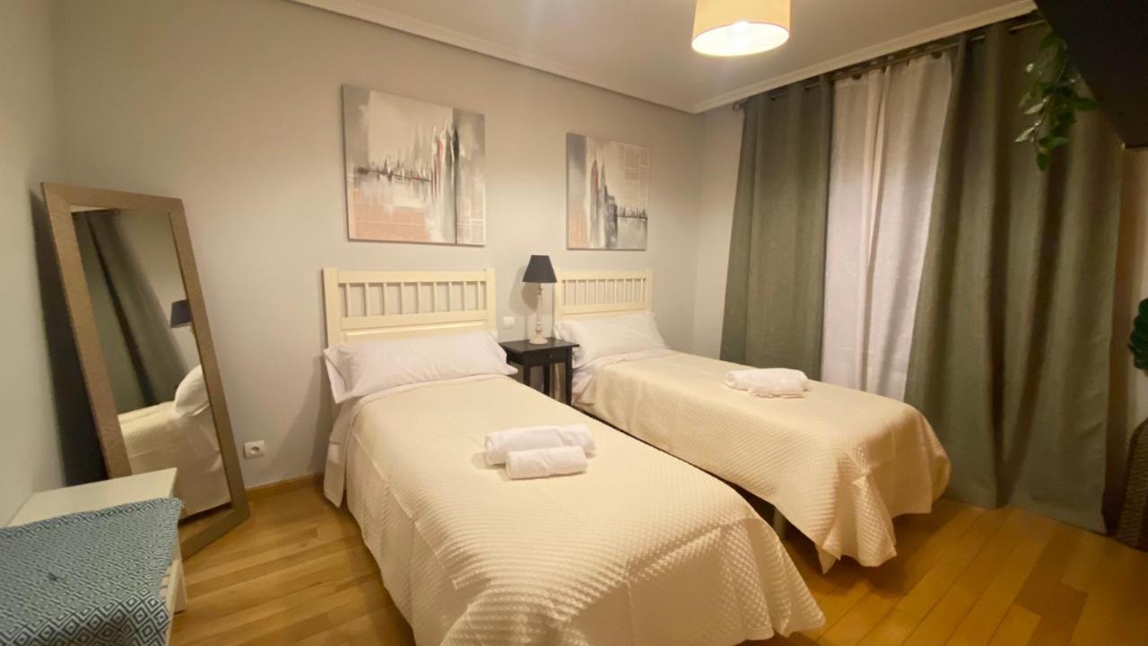 Appartamento Aires De Toledo-Parque Warner Y Madrid En Familia Esterno foto