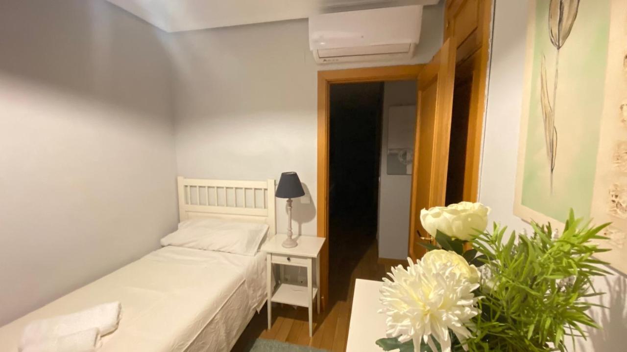 Appartamento Aires De Toledo-Parque Warner Y Madrid En Familia Esterno foto